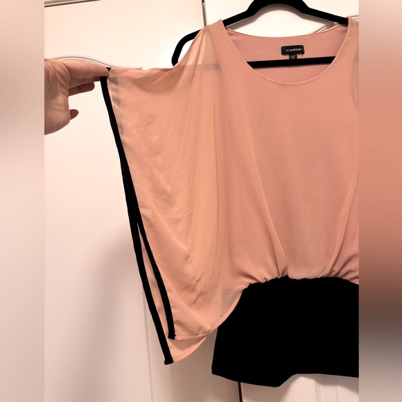 Le Chateau peach coloured blouse with bag wing style sleeves - Size XXS - Picture 3 of 5